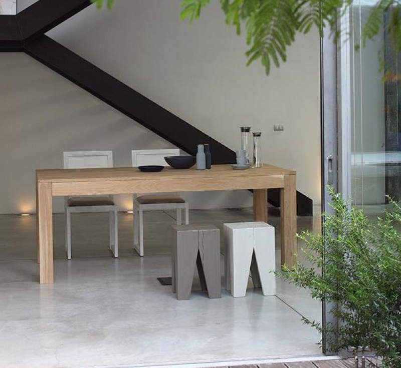 Devina Nais - M15 - Tavolo Loki