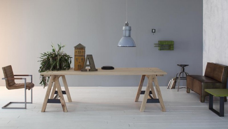 Devina Nais - M15 - Tavolo Thor