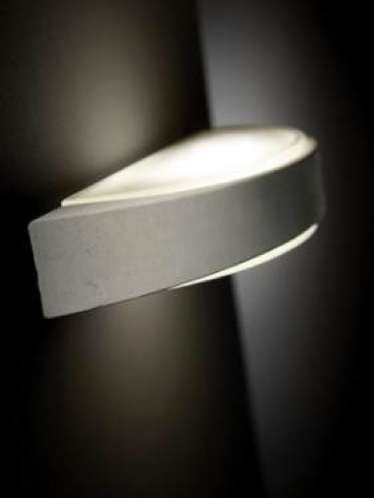  - Lampada da parete modello dada