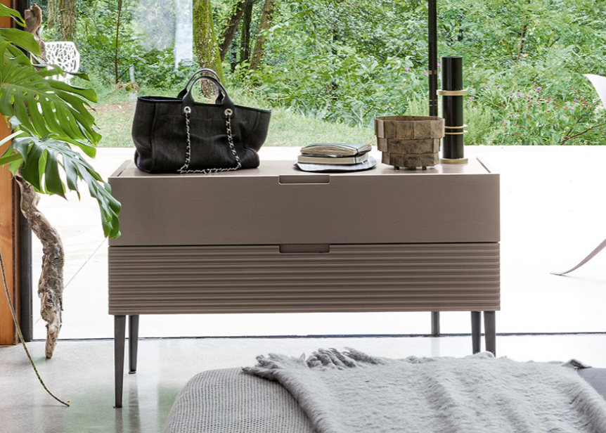 Devina Nais - Comodini Gruppo Zero.16